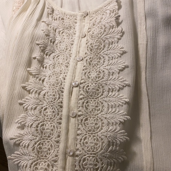 White laced top for just 10$ - Picture 2 of 4